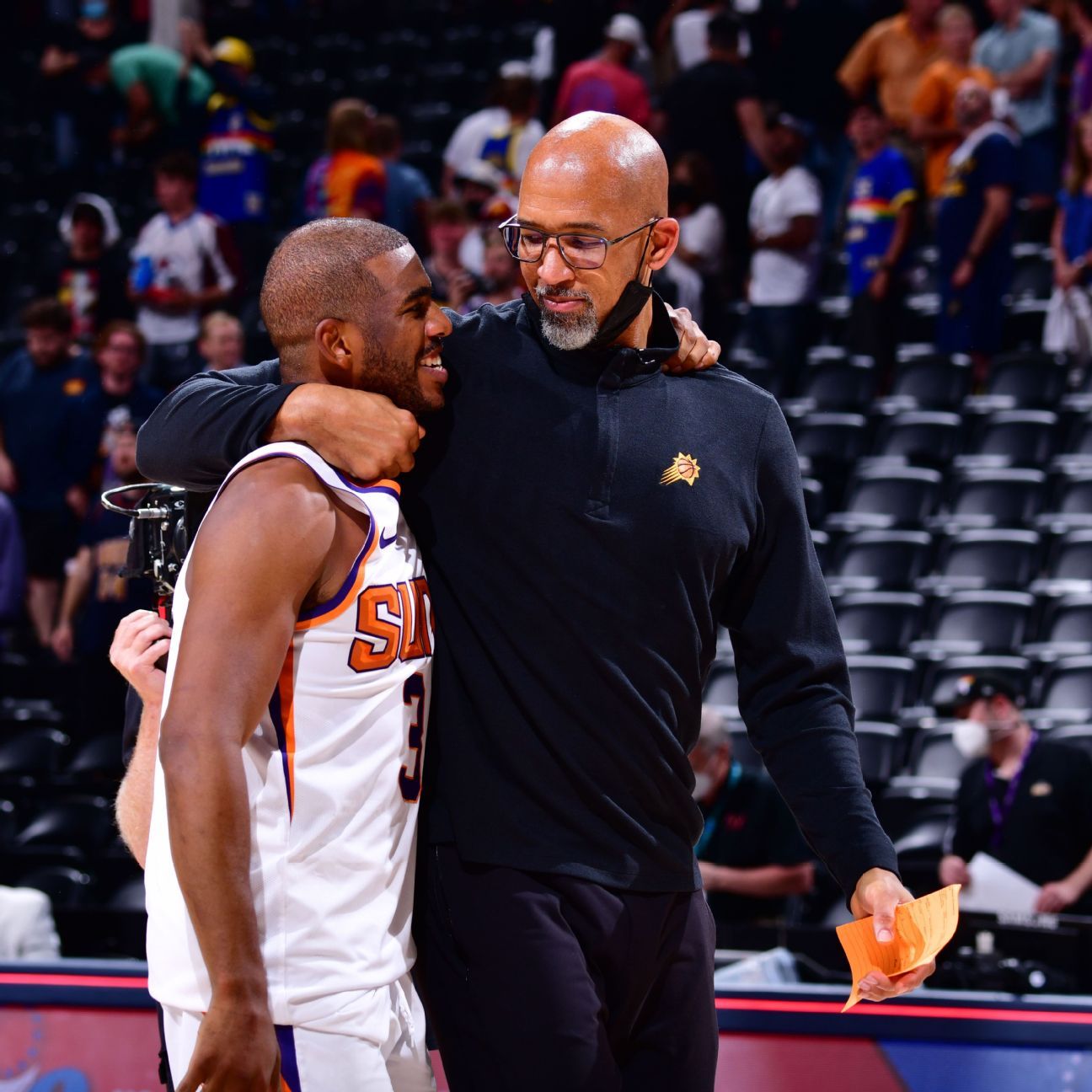 Chris Paul makes NBA playoff history in Phoenix Suns' closeout win