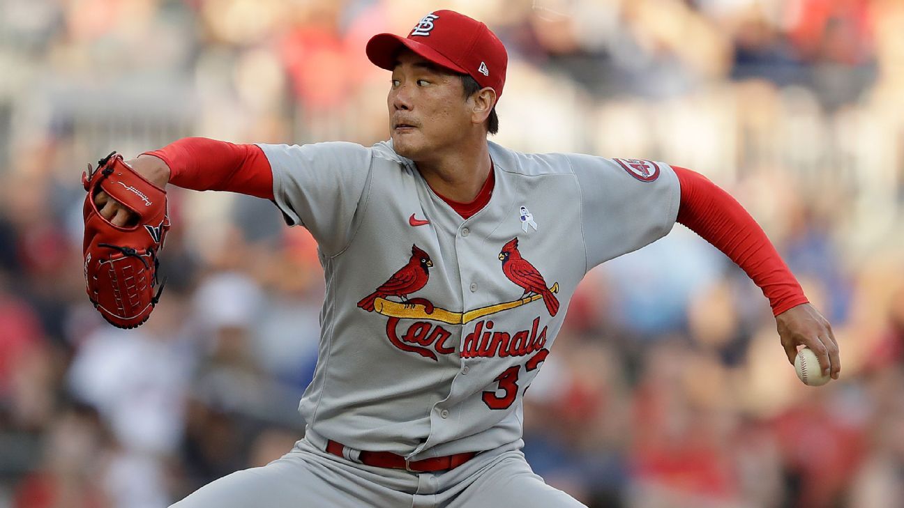 PHILADELPHIA, PA - APRIL 17: St. Louis Cardinals pitcher Kwang Hyun Kim  (33) delivers during the Major League Baseball game between the St. Louis  Cardinals and the Philadelphia Phillies on April 17