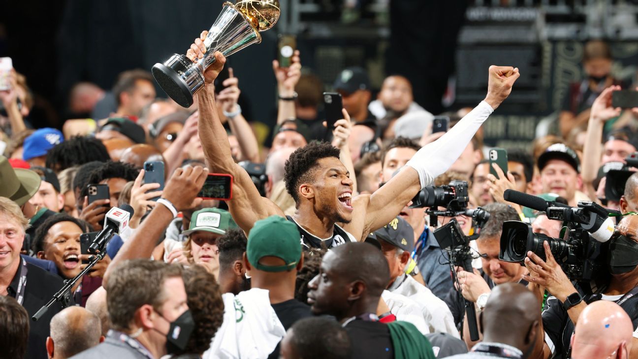 Milwaukee Bucks' Giannis Antetokounmpo purchases stake in Milwaukee Brewers