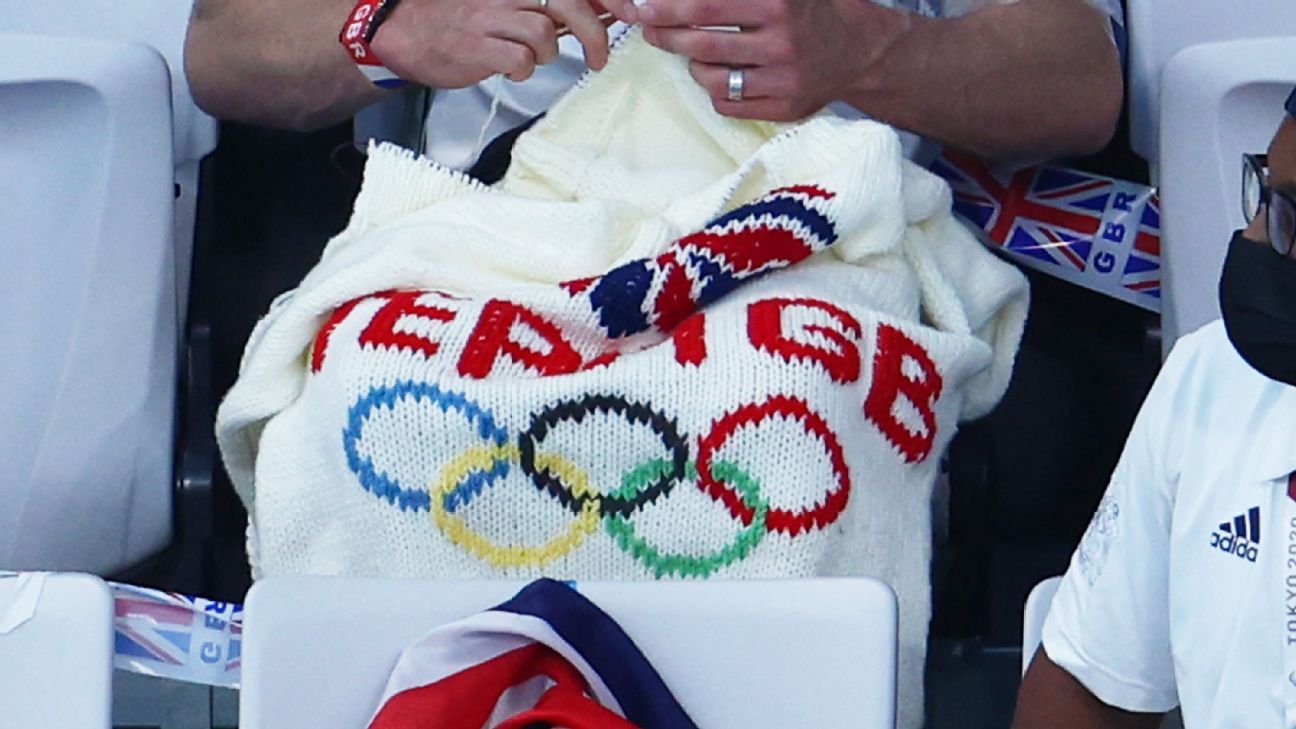 Olympics 2021 Knitting diver Tom Daley shows his masterpiece a