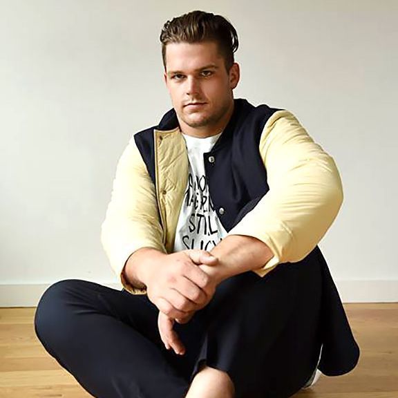 meet-washington-s-newest-o-lineman-a-6-foot-5-310-pound-model-espn