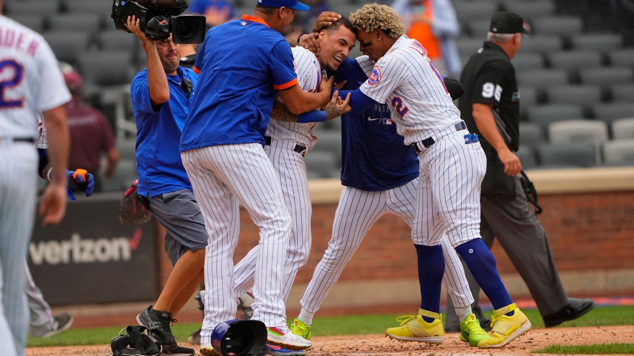 Javy Baez said thumbs-down celebration was message to booing Mets fans