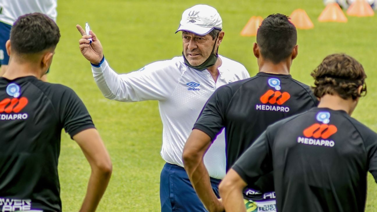 Hugo Perez's journey from U.S. playmaker to El Salvador coach