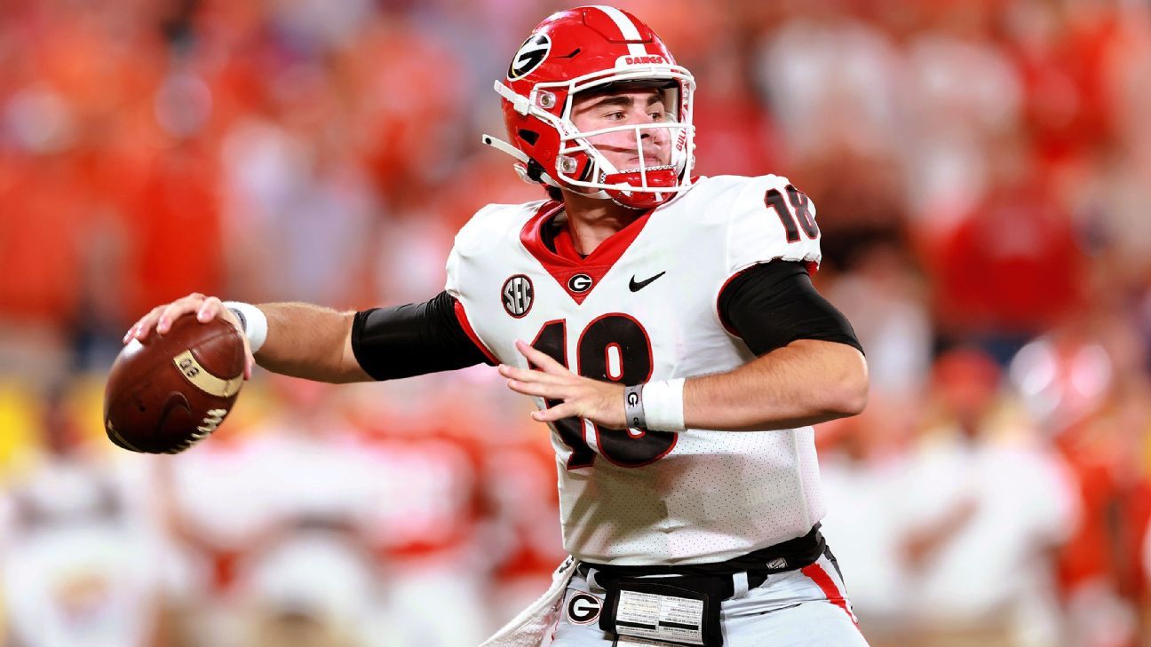 Georgia Bulldogs QB JT Daniels will not start; Arkansas' KJ Jefferson (knee) to ..