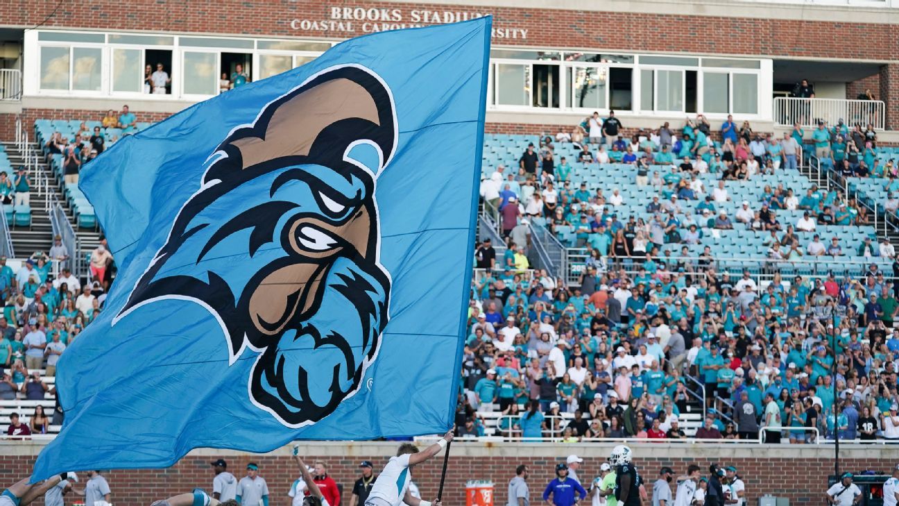 Can you feel the teal? Coastal Carolina and all its mullets aim for another strong start