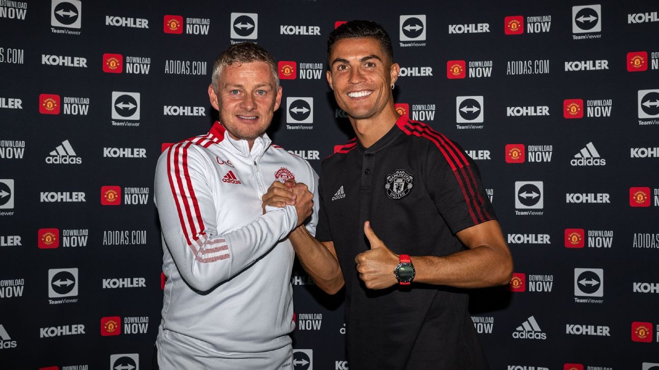 Fans convinced Cristiano Ronaldo mocked Ole Gunnar Solskjaer after Mo  Salah's goal against Manchester United