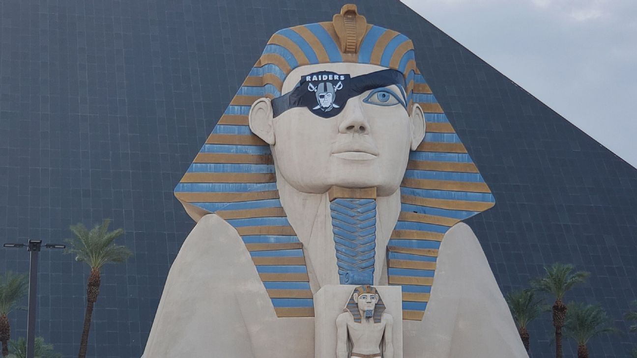 Luxor's sphinx joins Raider Nation donning pirate eye patch, Raiders News