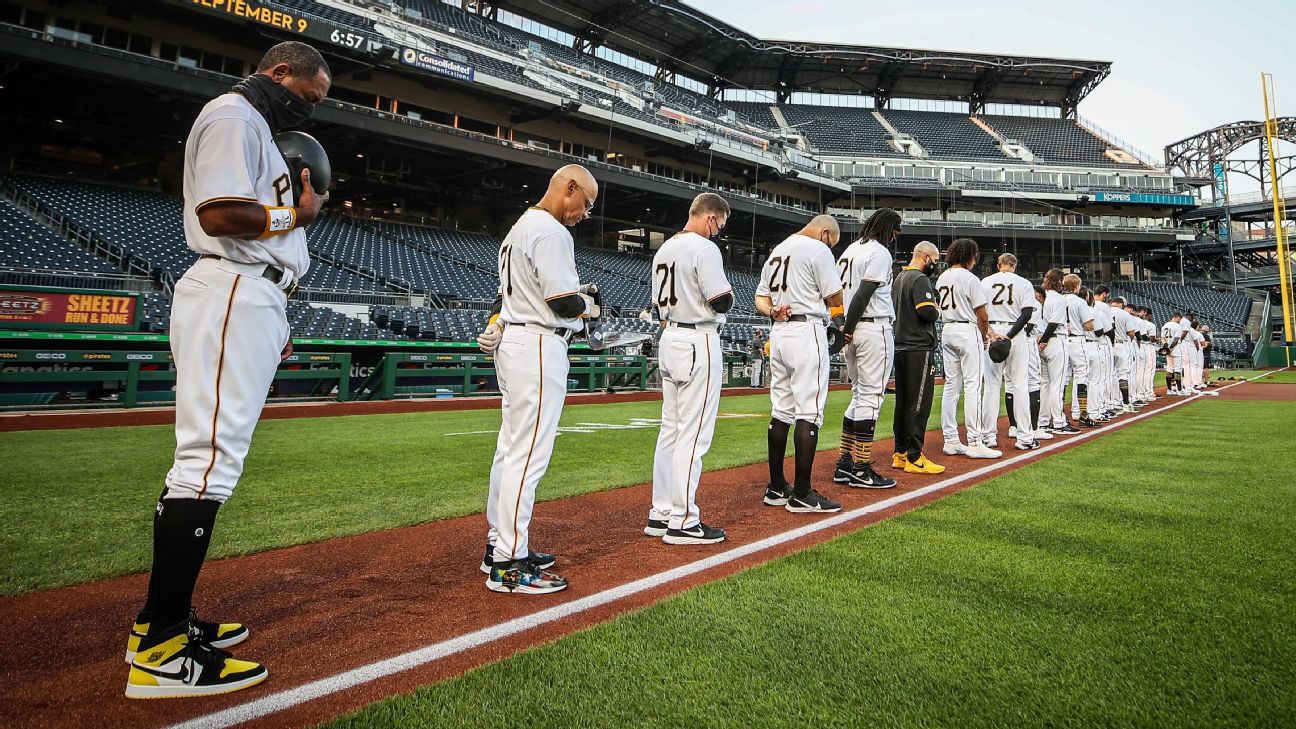 Pirates to wear No. 21 on Sept. 9 to honor Roberto Clemente