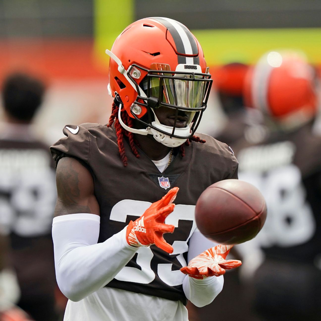 Browns safety Harrison fined for sideline skirmish vs Chiefs - The