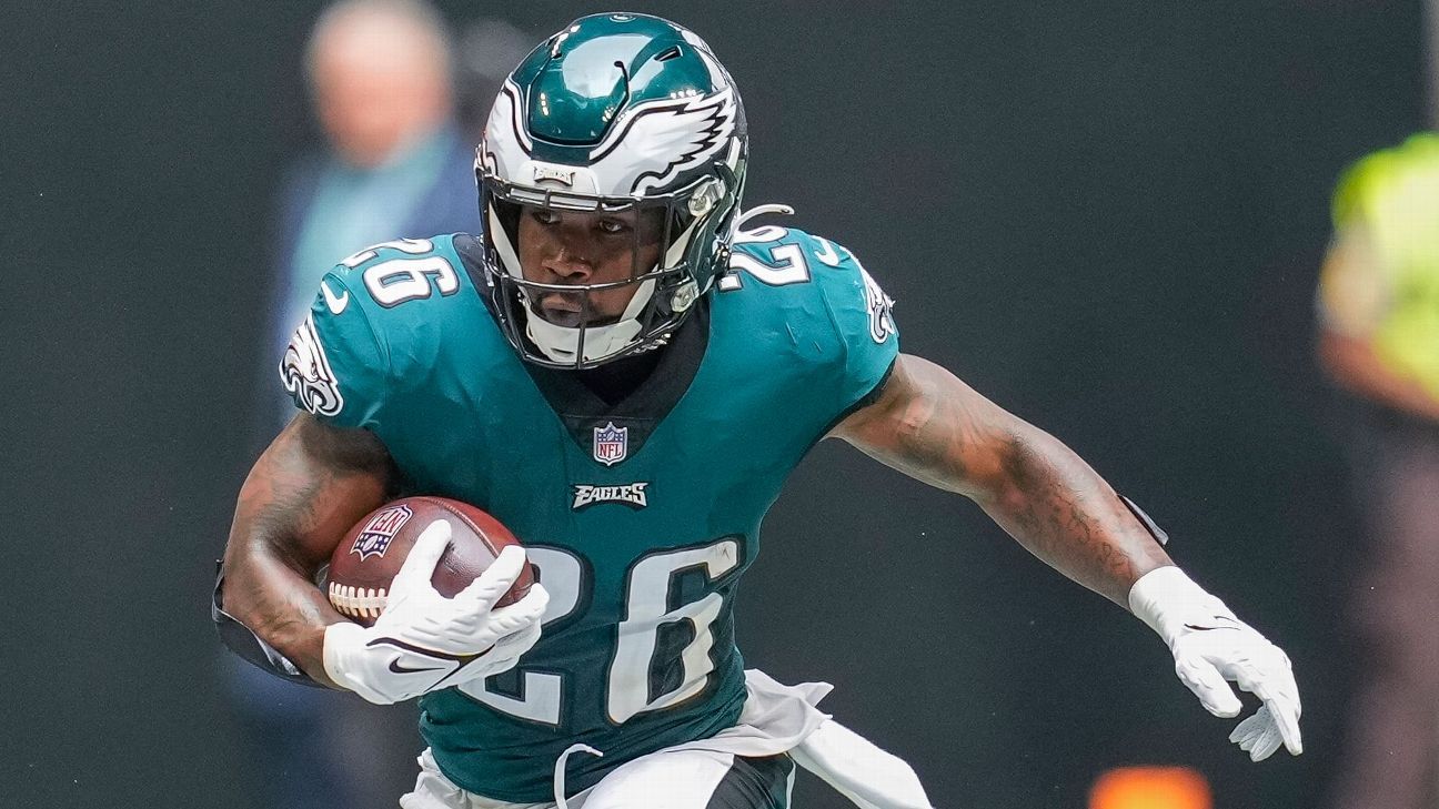 November 3, 2022: Philadelphia Eagles running back Miles Sanders (26)  carries the ball during an NFL game between the Texans and the Eagles on  Nov. 3, 2022, in Houston. The Eagles won