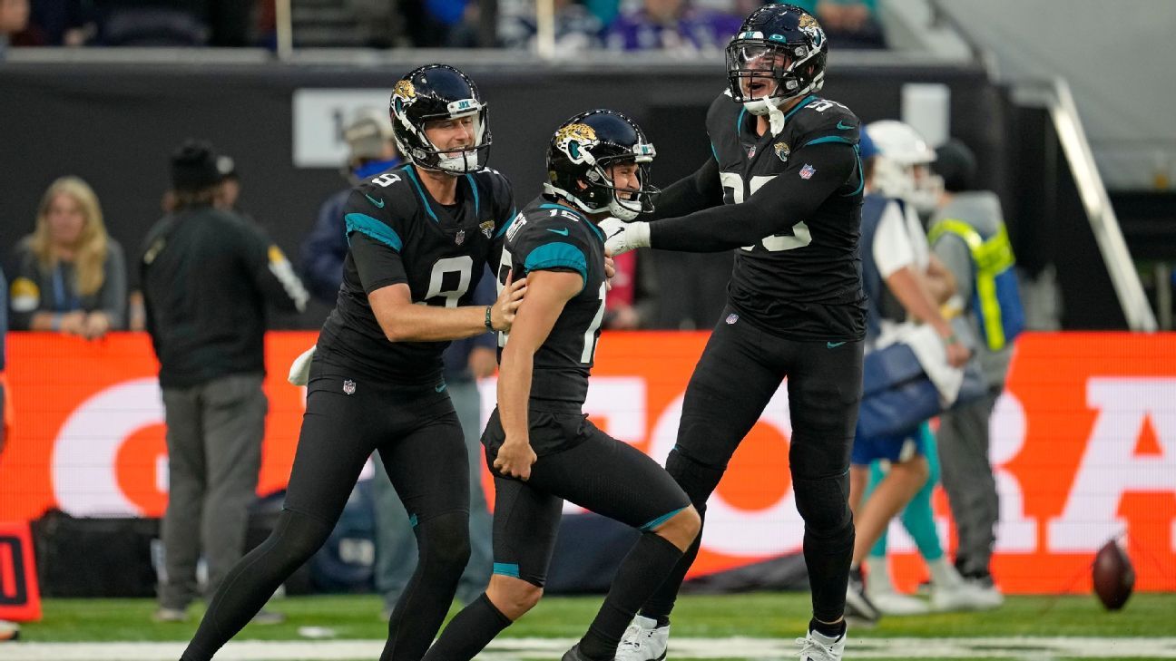 Jaguars end 20-game skid with 53-yard FG to beat Dolphins