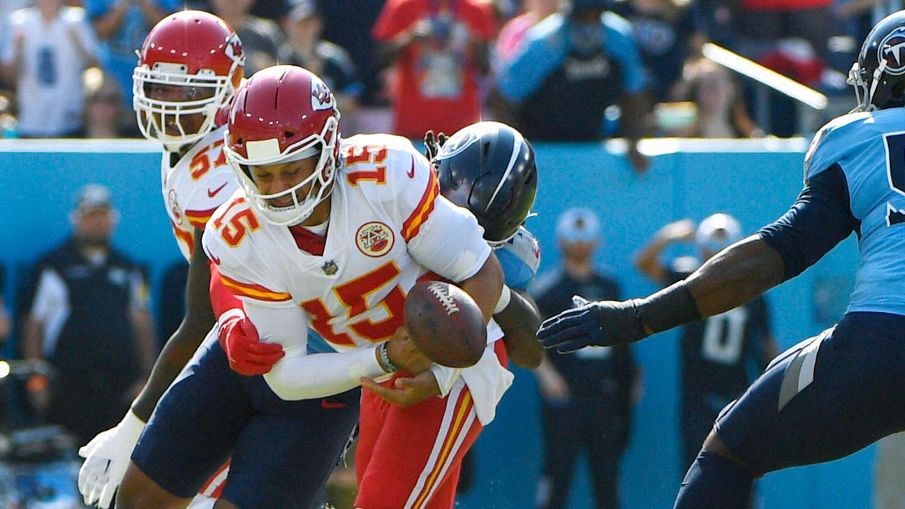 Patrick Mahomes clears concussion protocol, but Chiefs' struggles continue in bl..