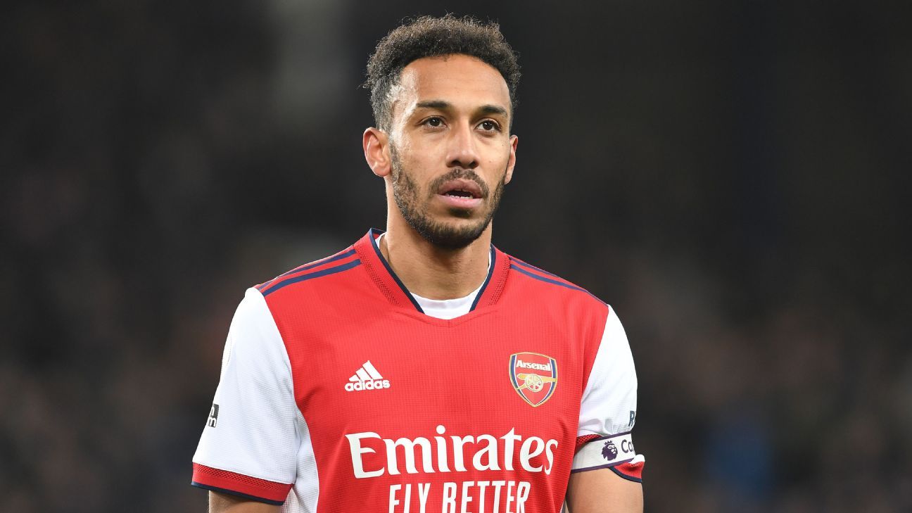 Arsenal's Pierre Emerick-Aubameyang stripped of captaincy, dropped vs. West Ham