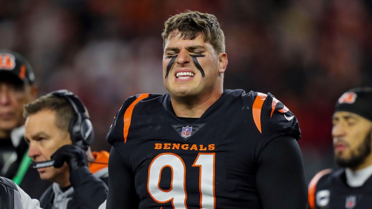 Cincinnati Bengals defensive Trey Hendrickson (91) lines up for