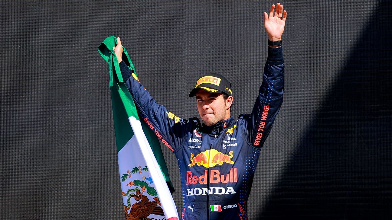 'Checo' Pérez obtuvo aumento de sueldo en Red Bull y se mantiene en el