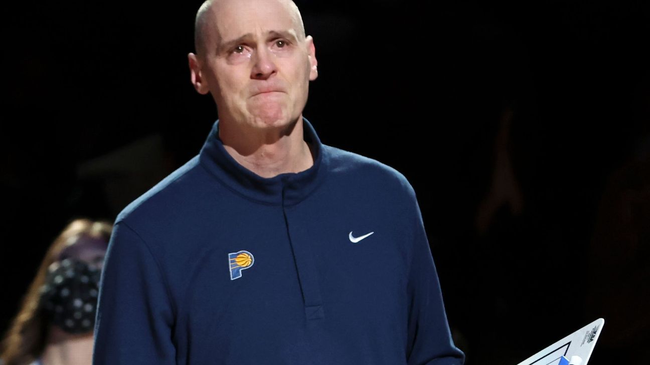 Emotional Rick Carlisle moved to tears as Dallas Mavericks honor former coach's 13-year tenure