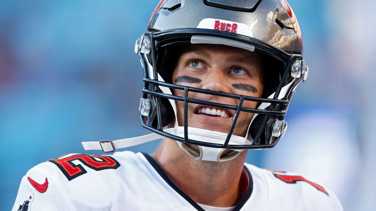 Tom Brady in a Buccaneers jersey? Former Patriots QB joins list of NFL  standouts who made odd career stops