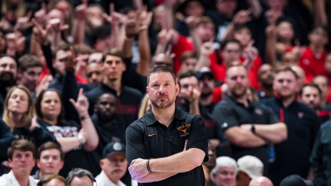 Texas Longhorns de Chris Beard cai para Texas Tech Red Raiders no retorno do treinador de basquete masculino a Lubbock