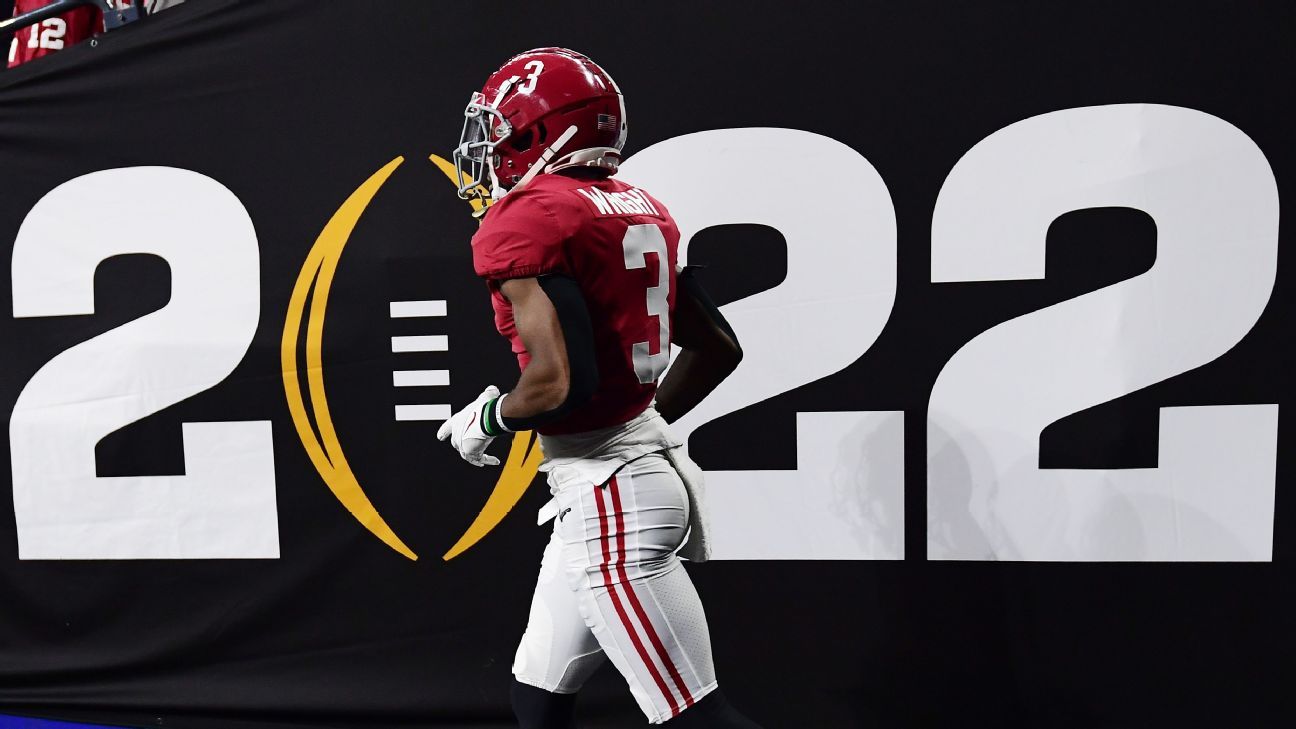 Complaint: College athletes should be 'employees'