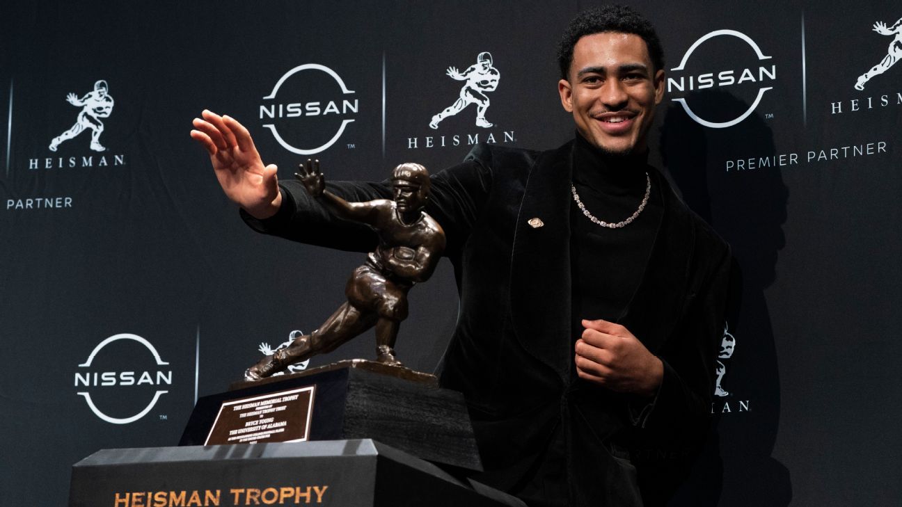 DeVonta Smith Latest Heisman Winner Set For The Super Bowl Stage - Heisman