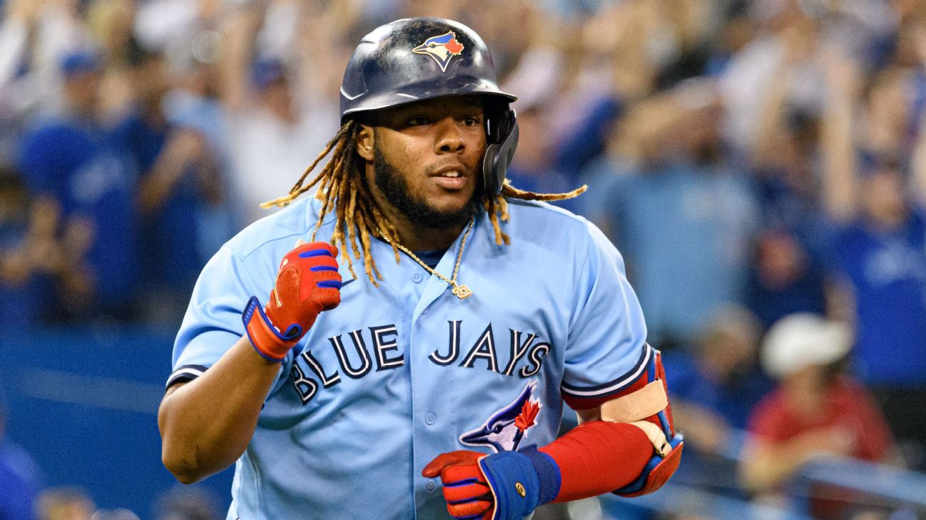 Vladimir Guerrero Jr. leaves Blue Jays spring training game with right knee  discomfort