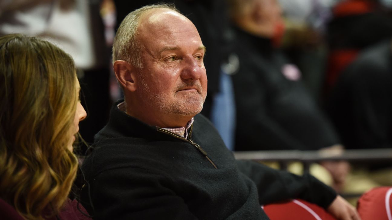 Thad Matta volta aos treinos e assume o basquete masculino do Butler Bulldogs