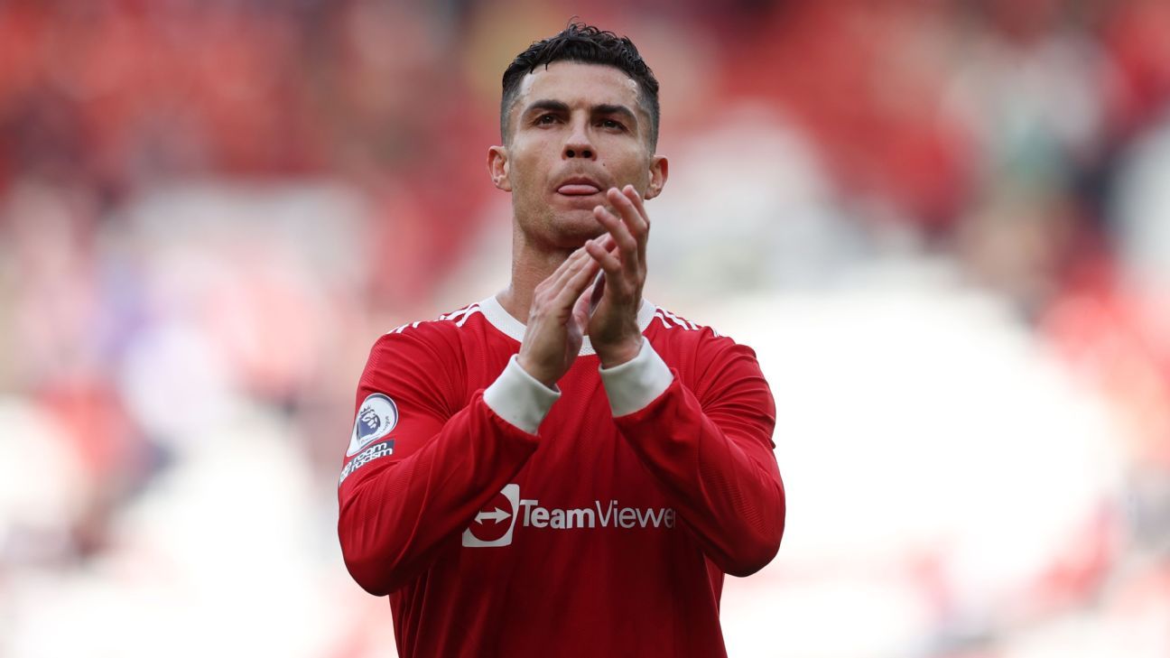 Cristiano Ronaldo's son gets Manchester United No. 7 shirt after signing  first contract - ESPN