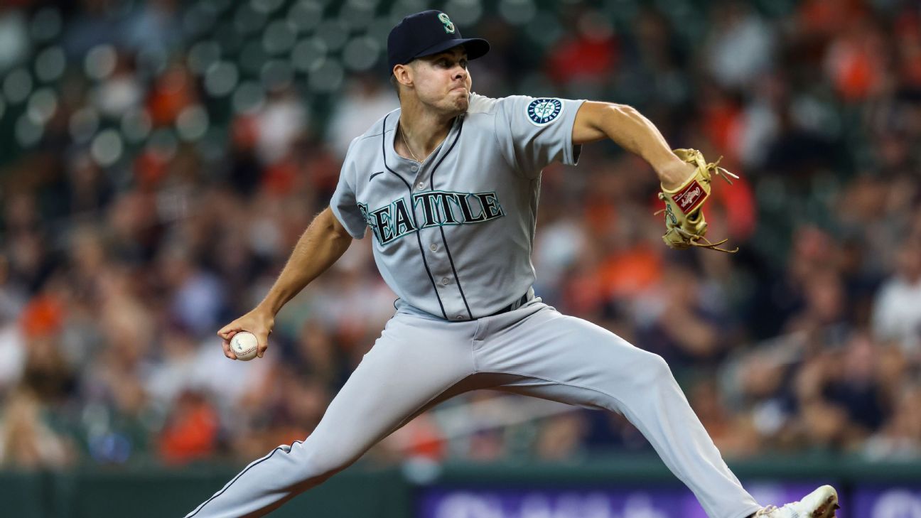 News Photo : Matt Festa of the Seattle Mariners poses during