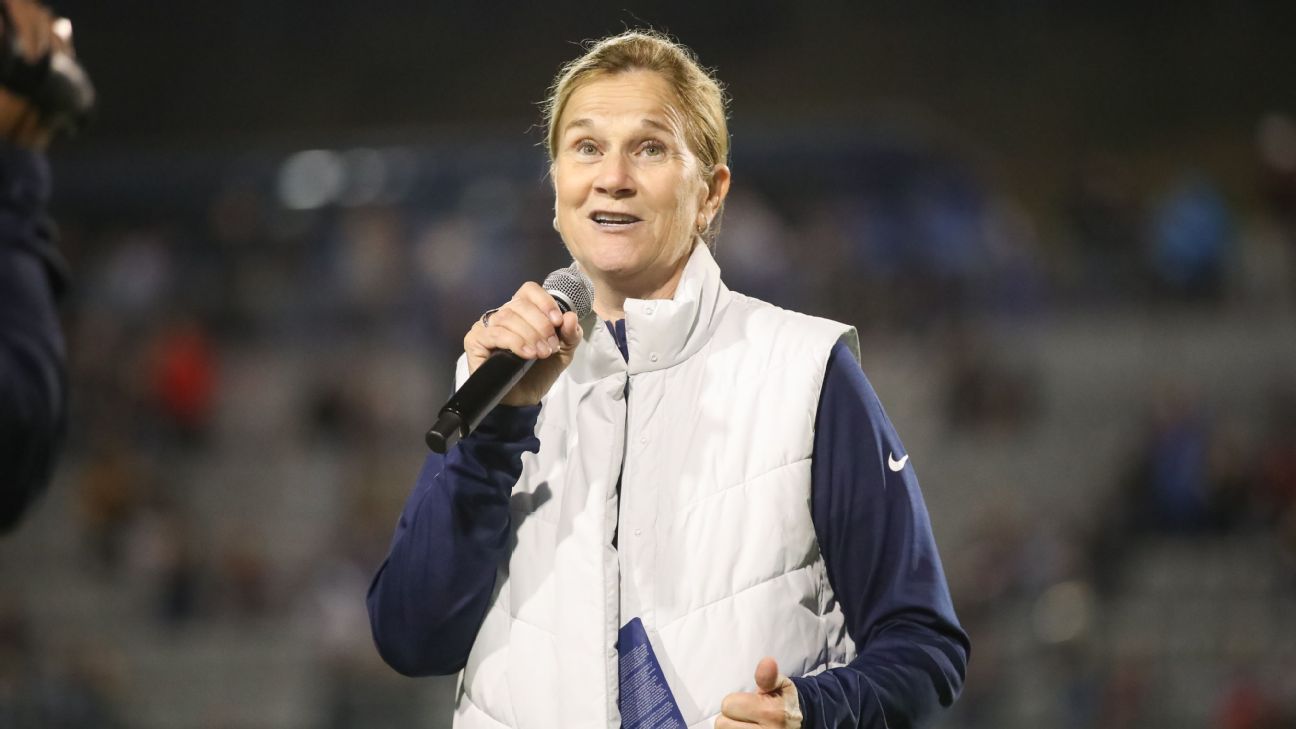 Jill Ellis led the USWNT to World Cup titles, but she feels more pressure with N..