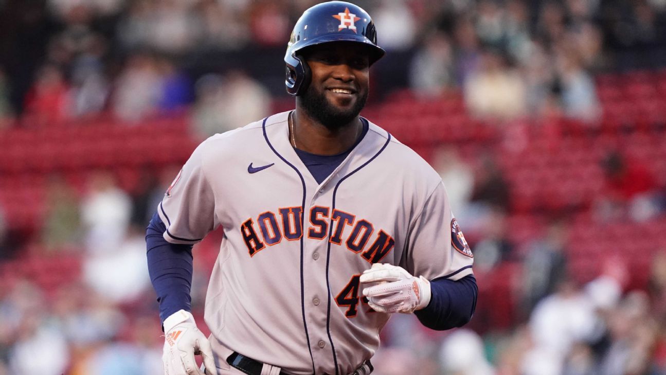 Yordan looks straight up fire with that pinstripes uniform they must bring  these back as Throwbacks!! : r/Astros