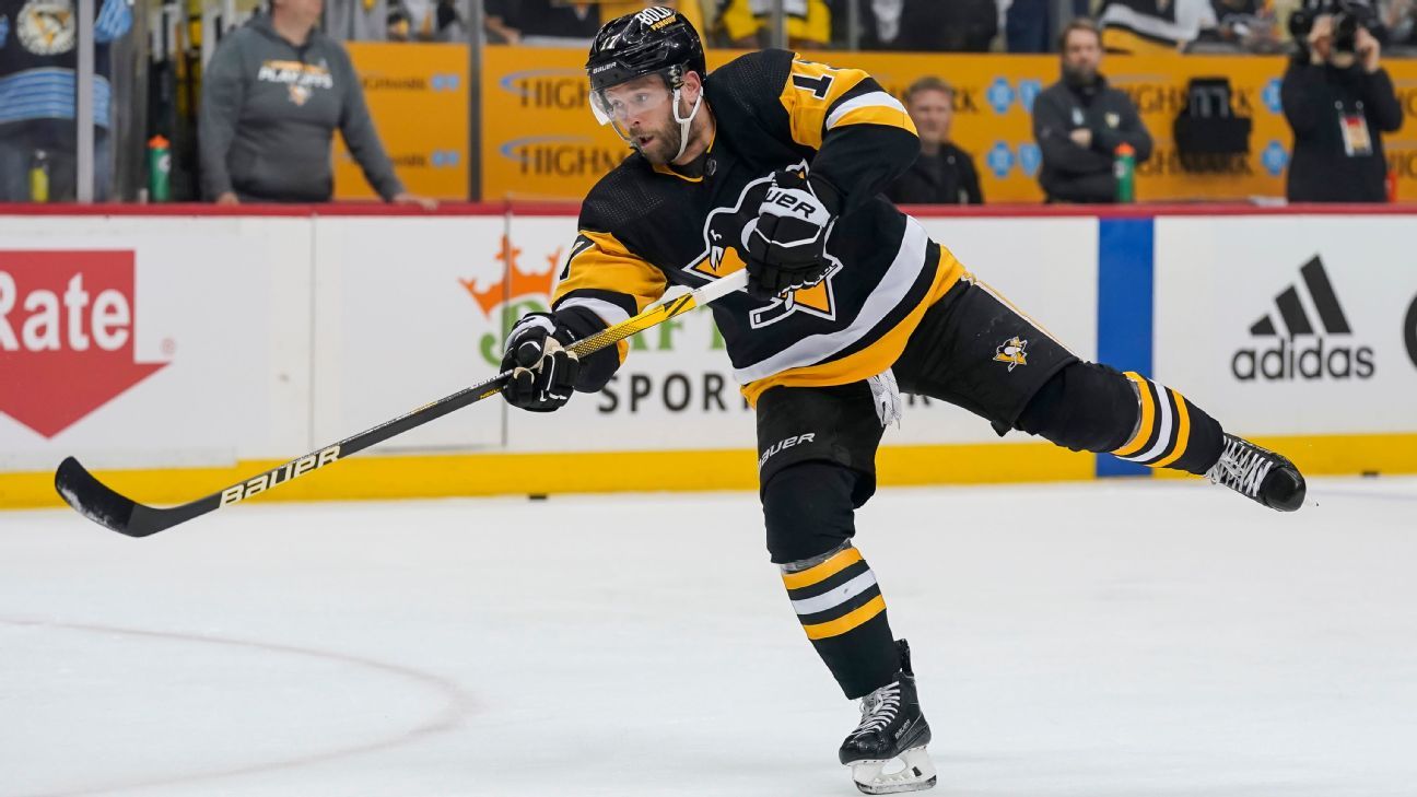 Bryan Rust returns to lineup against Rangers