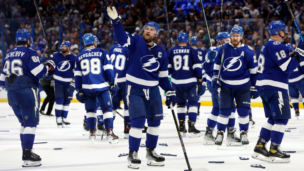 Palat scores late, Lightning beat Rangers 3-2 in Game 3