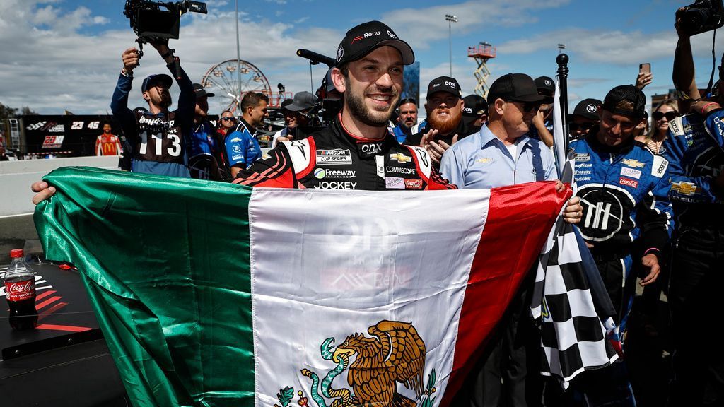 Daniel Suárez gana Sonoma և Se convierte en el primer piloto mexicano en ganar la Serie de la Copa NASCAR