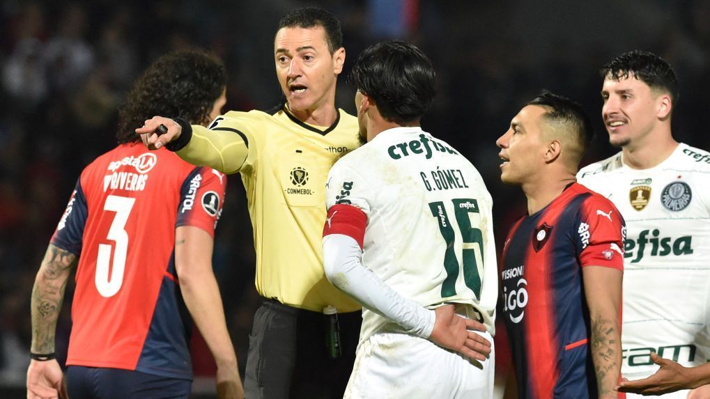 Com brasileiro, Conmebol define arbitragem para semifinais da Libertadores e Sul-Americana