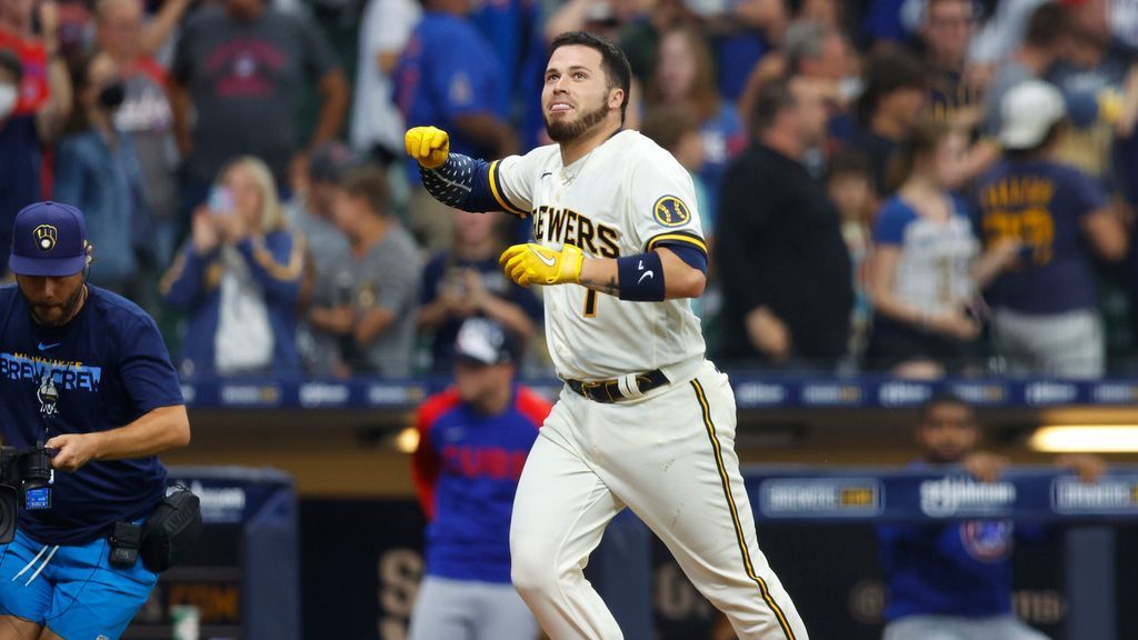 Victor Caratini powers Brewers past Cubs