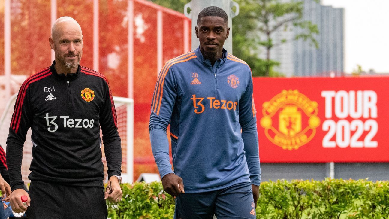 Man United's 2022-23 home kit is a winner with Cantona-inspired collar;  Ronaldo appears in launch - ESPN