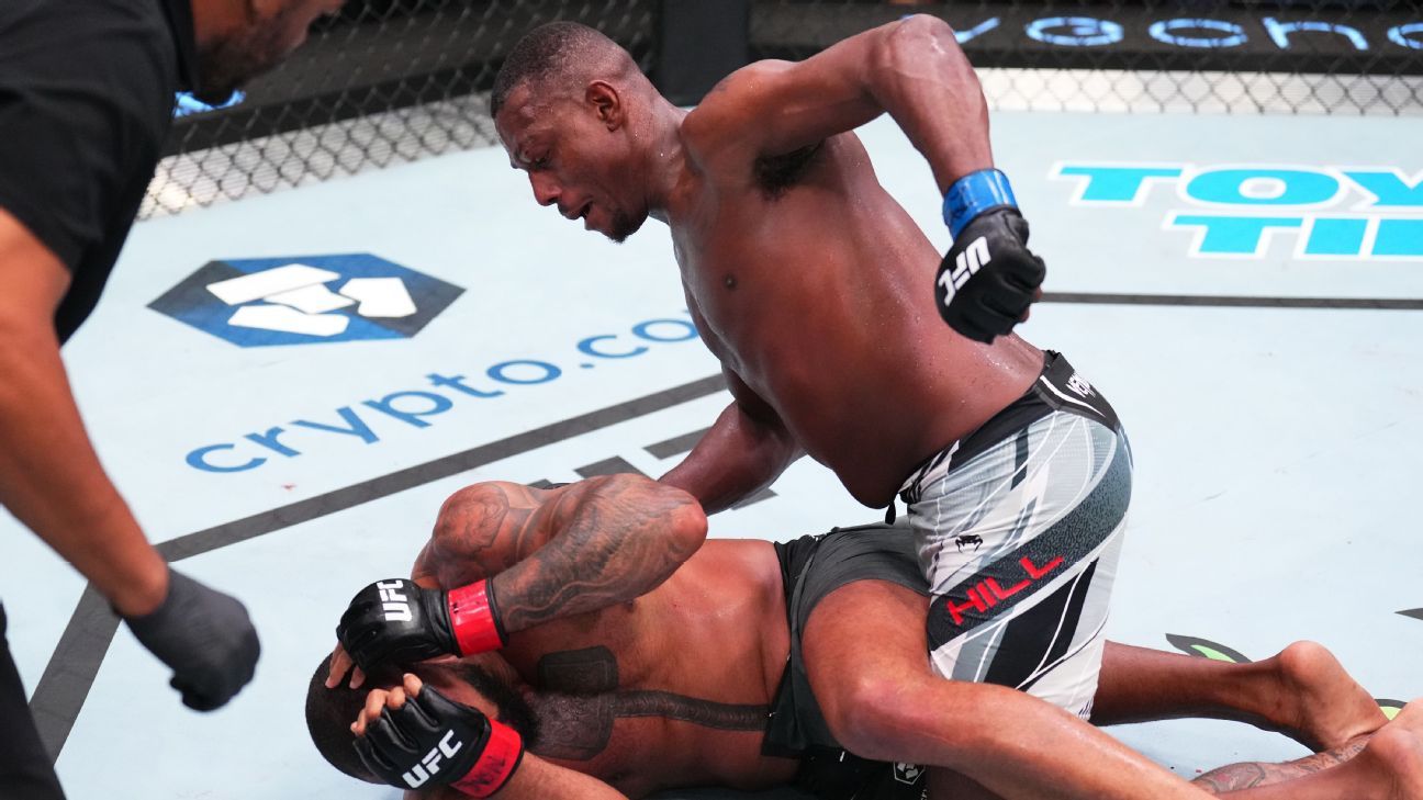 Jamahal Hill detiene a Thiago Santos en el cuarto lugar para una histórica victoria de peso pluma de UFC