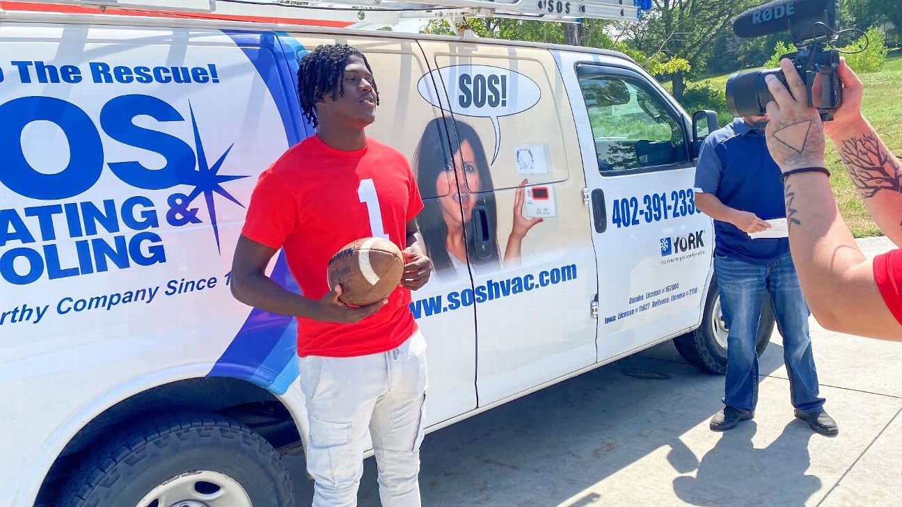 Nebraska Cornhuskers WR Decoldest Crawford's air conditioning commercial has bec..