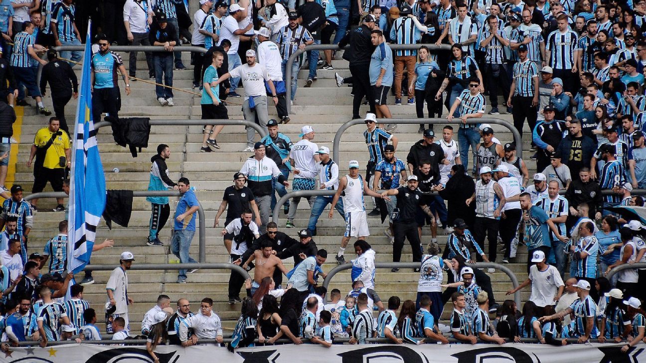 Grêmio é punido com três jogos sem mando por confusão entre torcedores