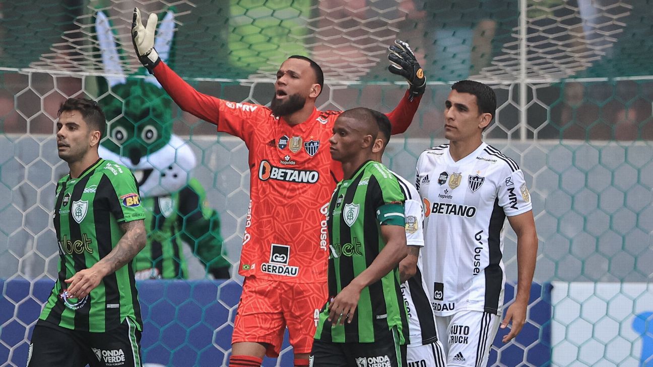 Hulk encerra jejum, Everson pega pênalti, mas tropeça contra o AméricaMG pelo