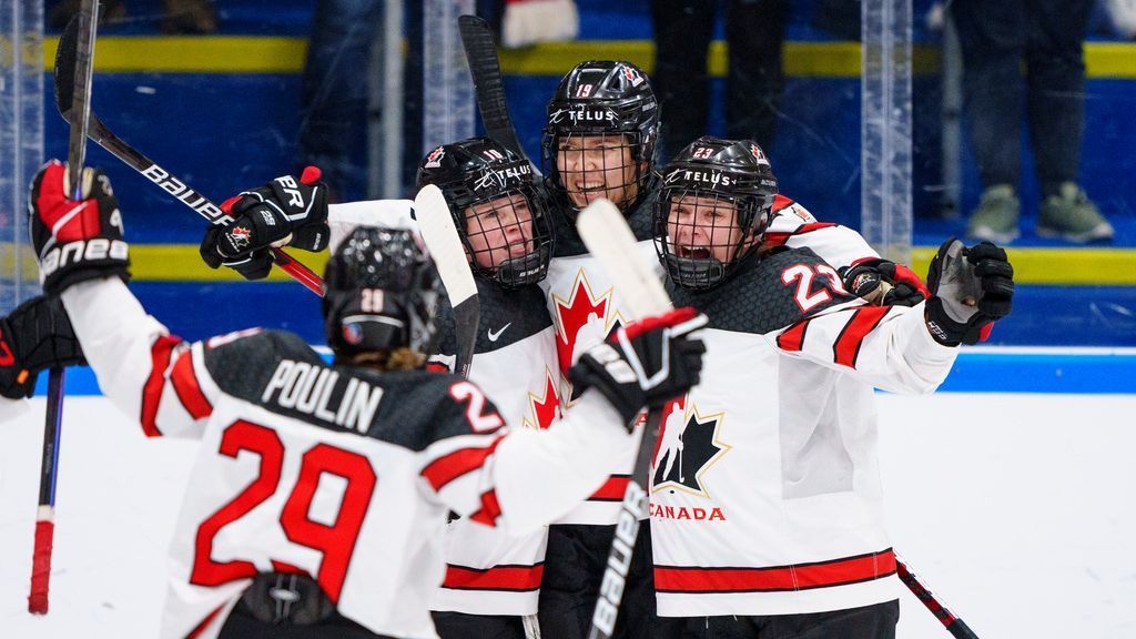 Canada defeats Team USA in women's hockey world championship final