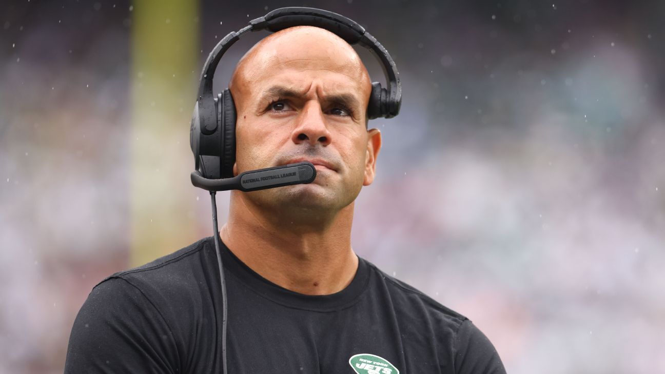 Jets coach Robert Saleh defends embattled OC Mike LaFleur