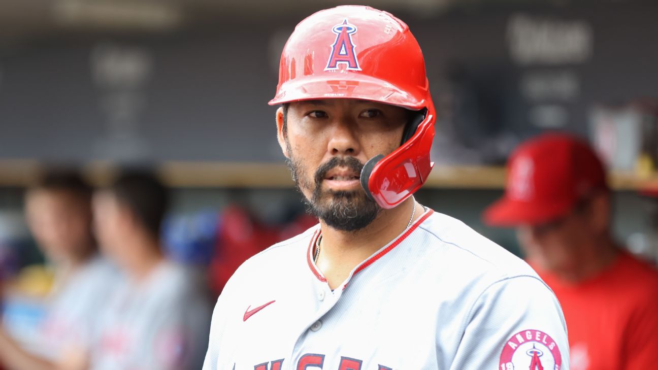 Los Angeles Angels on X: Aloha Zuk 🤙 Before tonight's game, we honored  the career of Kurt Suzuki. Thank you to the Suzuki family for being a part  of this special celebration!