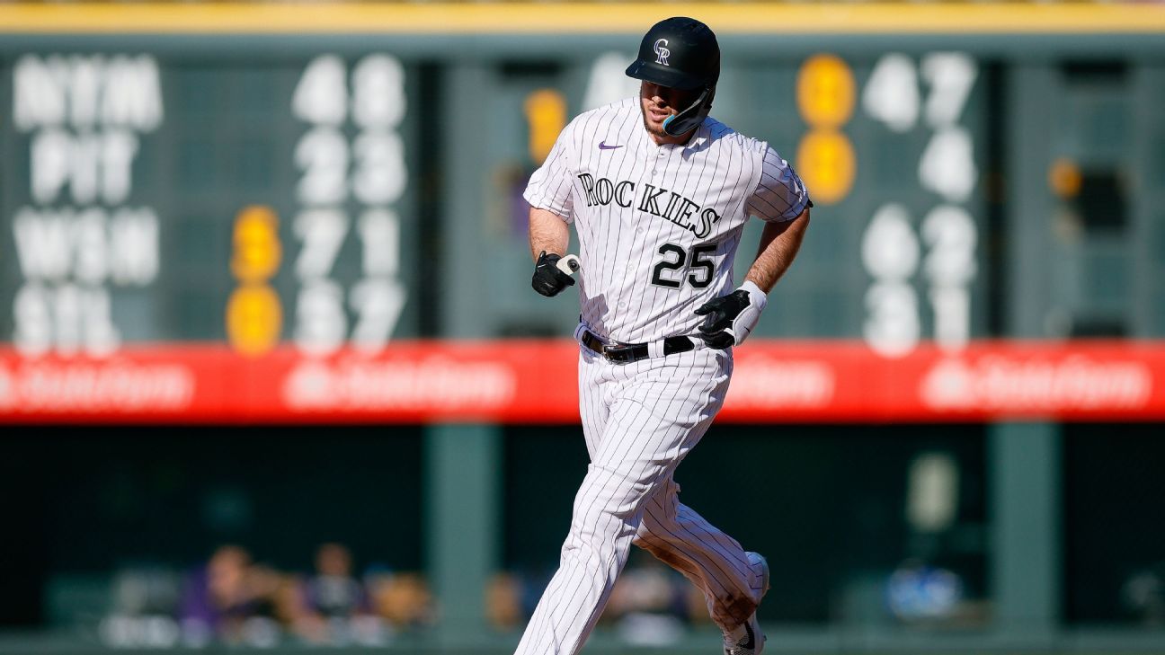 Rockies' Cron exits with back spasms, likely headed to IL