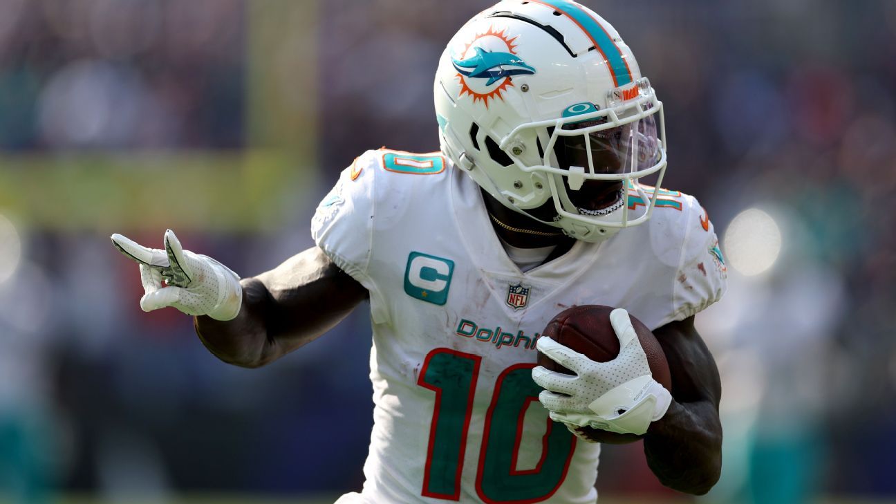 Dolphins' Tyreek Hill, Jaylen Waddle active; Xavien Howard out - ESPN