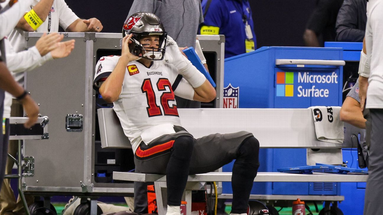 Tom Brady slams tablet as Bucs struggle vs. Saints in Week 2