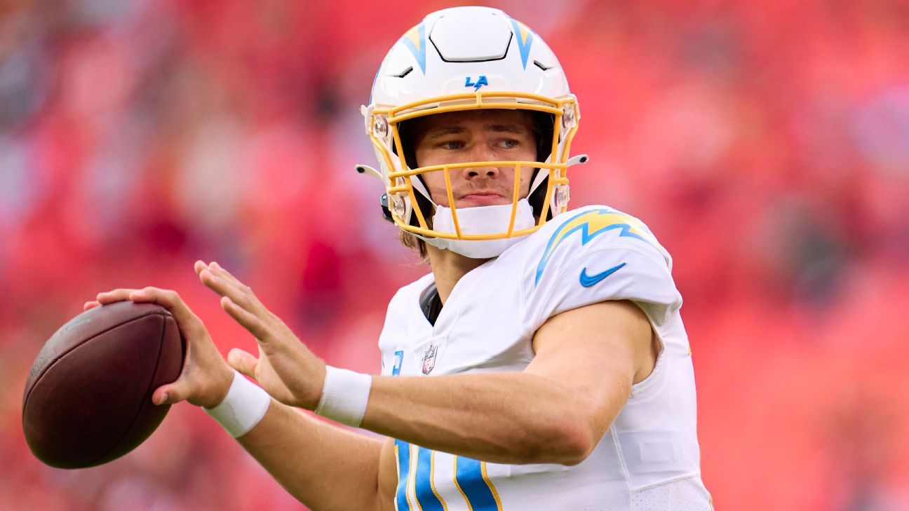 Column: Friskier Justin Herbert gives Chargers a shot in QB-rich AFC - The  San Diego Union-Tribune