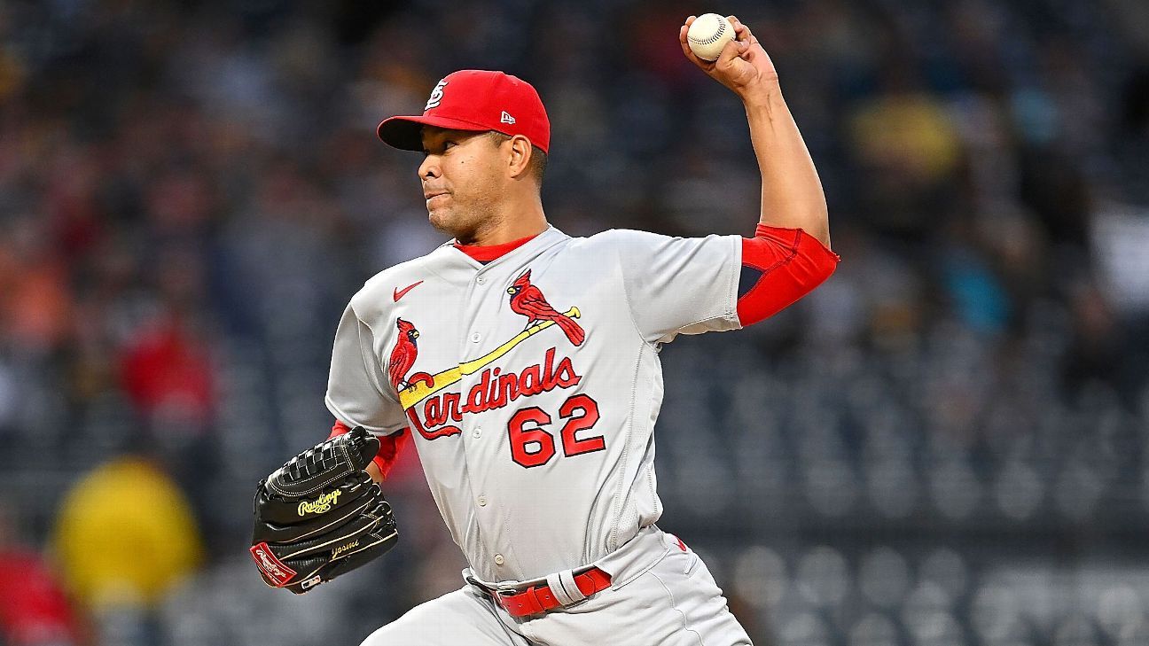 Wainwright is Undecided. Should the Cardinals Decide for Him