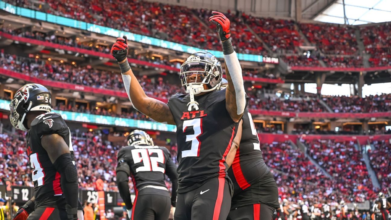 Atlanta Falcons linebacker Mykal Walker (3) lines up against the