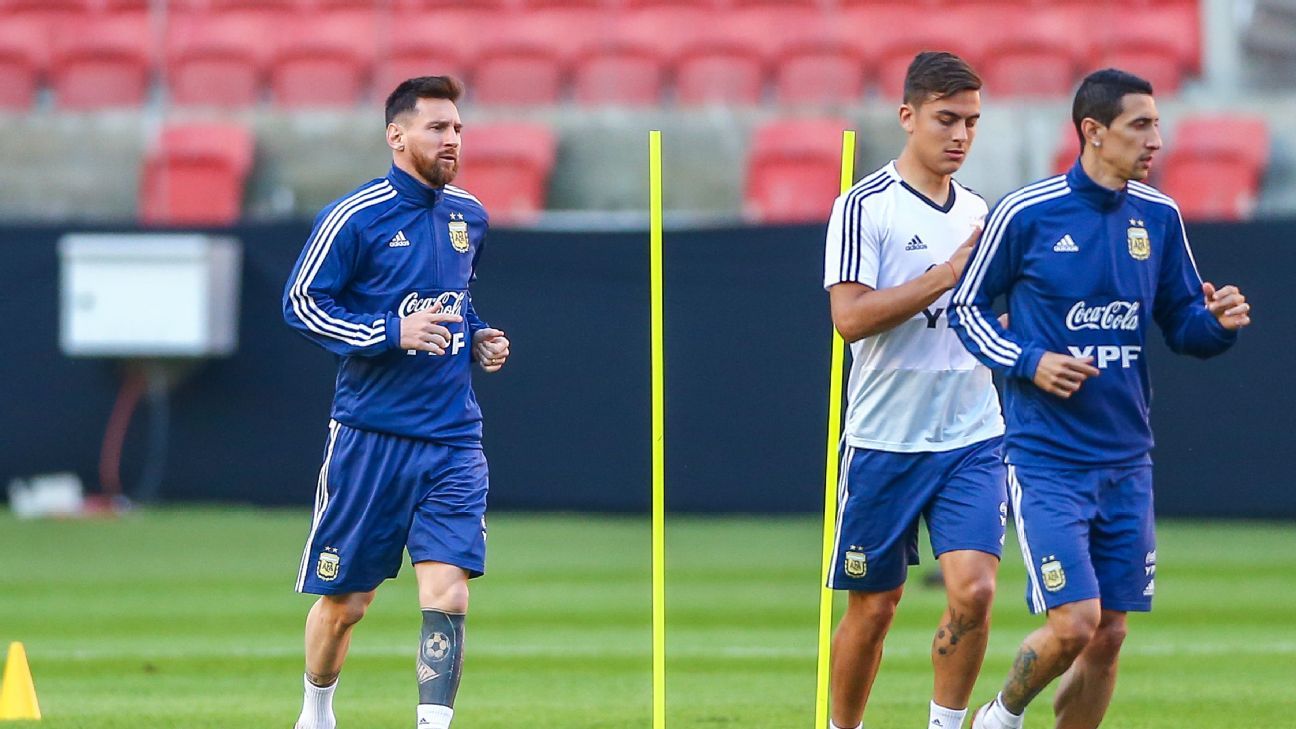 Lionel Messi, Ángel Di María Wear New Argentina Home Shirt For